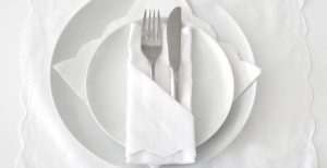 10 idées de pliages de serviettes pour épater la galerie