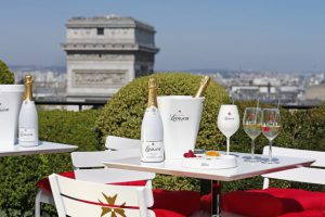 ge rh expert Le rooftop du Raphael accueille la maison Lanson