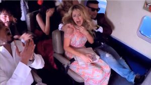 ge rh expert Paris Hilton Piégée dans un accident d'Avion par une caméra Cachée