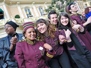 ge rh expert Disneyland avec les « salariés de l’ombre » vous ne les verrez plus de la même façon