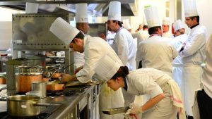 ge rh expert Panique en cuisine : 16.000 postes à pourvoir d'urgence
