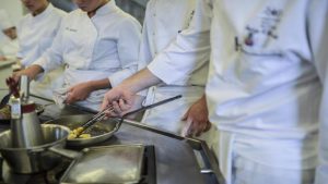 ge rh expert Trois anciens de l'Institut Paul Bocuse ont monté un service de restauration innovant à Londres