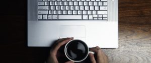 ge rh expert Télécharger illégalement au travail : Avertissement, licenciement, voici ce que vous risquez