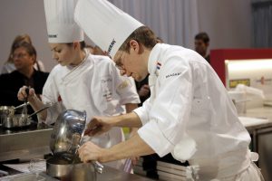 ge rh expert D8 Prépare une Emission de Dating pour les Chefs (encore une)