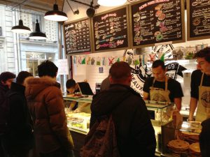 ge rh expert L'Enseigne Bagelstein fait de l'Humour pour Recruter Ses Collaborateurs