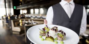 ge rh expert Ce que vous commandez au restaurant dépend du tour de taille du serveur