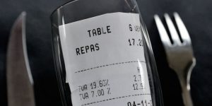 L'Addition s'il vous plait: Ils Saccagent le Restaurant