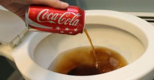 20 utilisations pratiques avec du Coca-Cola : Edifiant