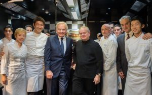 ge rh expert Coup de Théâtre à Bordeaux: Le chef Joël Robuchon quitte la Grande Maison