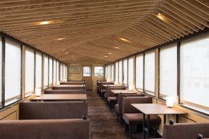 Train Gastronomique Seibu Railway "52 sièges de bonheur"