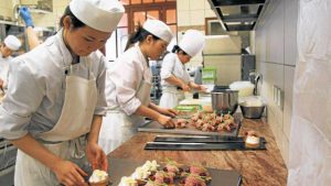 ge rh expert Du Japon au Beaujolais, l'école des futurs chefs