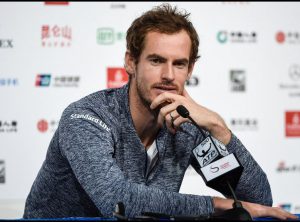 ge rh expert Andy Murray harcelé par une Femme de Chambre