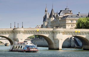 ge rh expert Pécresse : "Mes six mesures fortes pour relancer le tourisme en Île-de-France"
