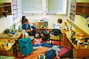 ge rh expert Pisse, sexe et violence : ma vie de réceptionniste dans une auberge de jeunesse