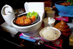 ge rh expert Les restaurants "Toilettes modernes" ou manger dans de la Porcelaine