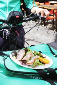 Livreurs à vélo : «Ce sont de faux travailleurs indépendants, de vrais salariés»