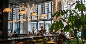Polémique après la non-présentation d’un groupe de dix personnes au restaurant après une réservation