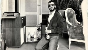 ge rh expert Vider les bouteilles du minibar et pisser dedans