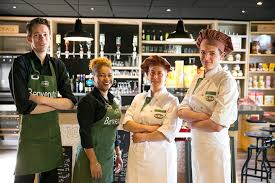 ge rh expert Les pour et les contre du job de serveur / serveuse