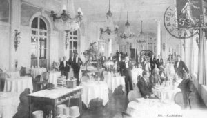 ge rh expert Reproduction du « service à la Française » au Grand Hôtel de Cabourg, le 28 janvier 2019