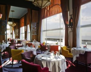 ge rh expert Reproduction du « service à la Française » au Grand Hôtel de Cabourg, le 28 janvier 2019