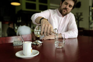 ge rh expert La carafe d’eau doit-elle être gratuite au restaurant ?