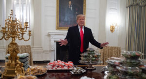 ge rh expert Faute de cuisinier, Donald Trump a organisé à la Maison Blanche un buffet version malbouffe