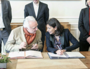 LE CHEF ALAIN DUCASSE ET LA MAIRE DE PARIS ANNE HIDALGO SIGNENT UN "PACTE POUR L’EMPLOI"