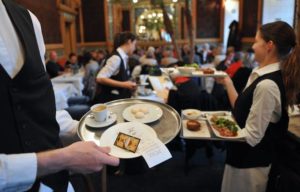 http://www.ge-rh.expert/canada-pas-impoli-mais-francais-plaide-un-serveur-licencie-pour-agressivite/