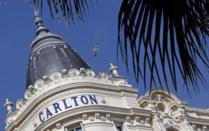 Covid-19 : Le Carlton de Cannes ferme ses portes, symbole de l'effondrement de l'activité