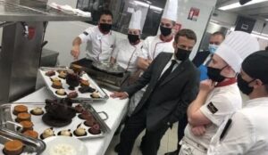 EMMANUEL MACRON ET GOMEZ EN DRÔME À LA RENCONTRE DES RESTAURATEURS – DEUXIÈME ÉTAPE DU ‘TOUR DE FRANCE DES TERRITOIRES »