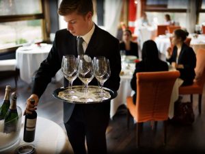 Ge Rh expert Hôtellerie-restauration: début des discussions salariales entre Borne et les partenaires sociaux