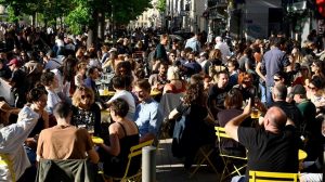 ge rh expert Covid-19 : il sera interdit de manger et boire dans les trains, cinémas, et debout au café