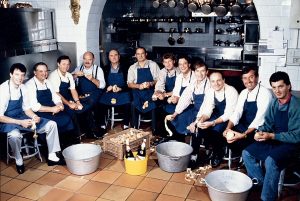 Hôtellerie-restauration : le patronat propose une nouvelle grille des salaires avec « une augmentation moyenne de 16 % »